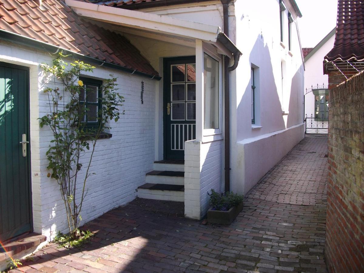 Ferienwohnung Moij Stuuv Greetsiel Exterior foto